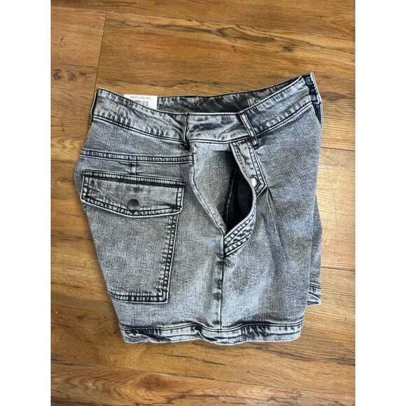 INC Exotic Escape Black Acid Wash Women's Denim Shorts Size 2/26
